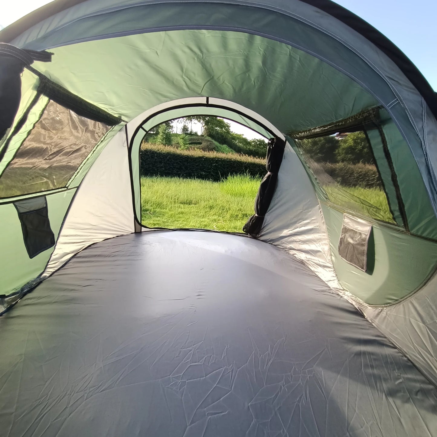 A pop-up tent for family travel, waterproof camping boat tent, portable outdoor tent for camping and hiking trips