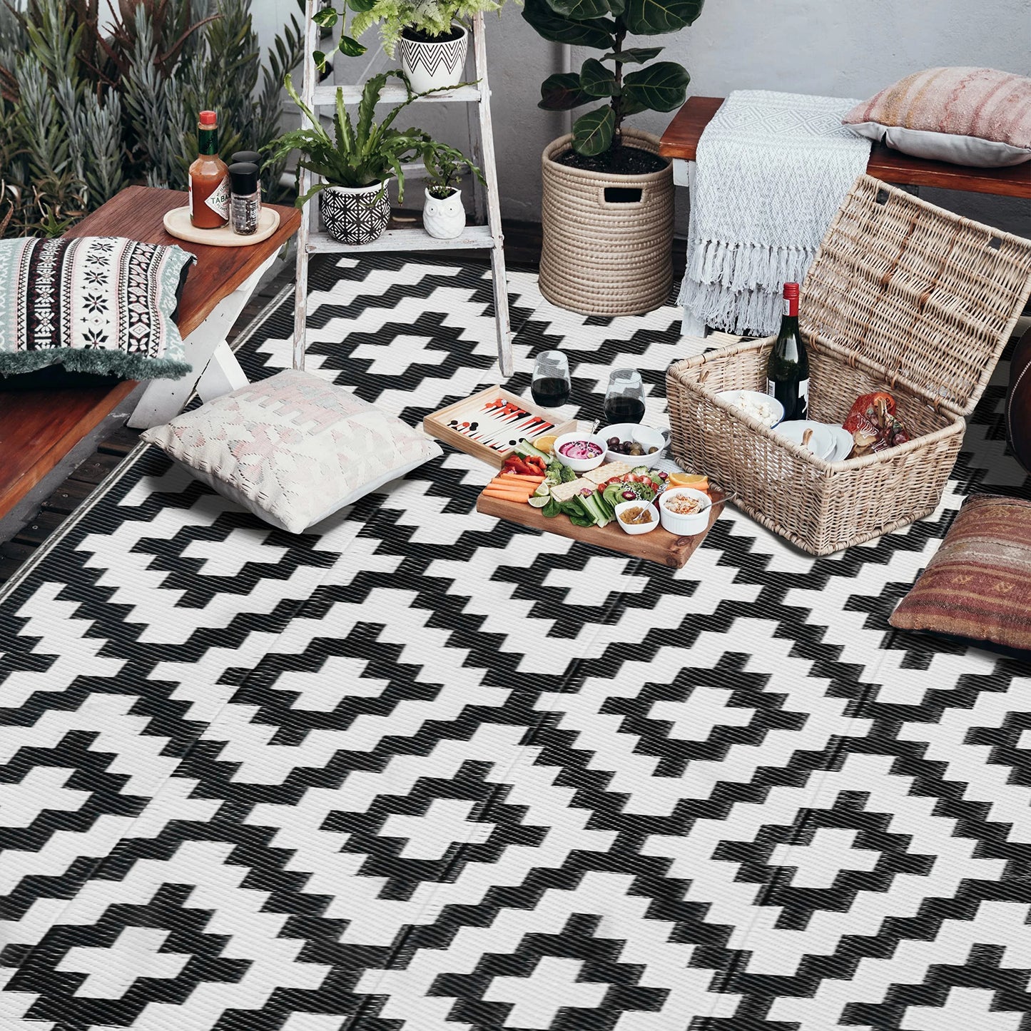 Large Camping Rug Picnic Waterproof Mat Foldable Reversible Mats Plastic Straw Rug for Patio Backyard Picnic Beach Floor Mat