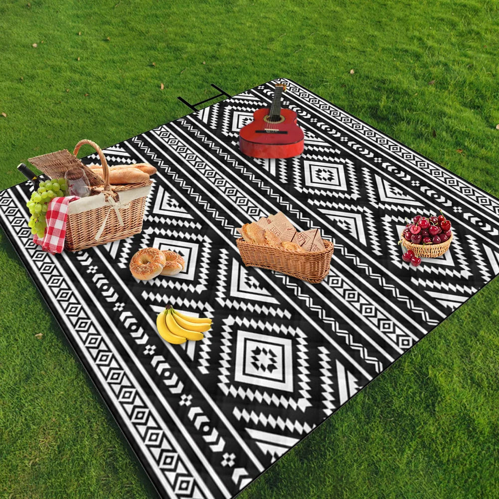 Large Outdoor Foldable Blanket Waterproof Camping Picnic Moisture-proof Mat Tent Mat for Camping Park Beach Travelling Family