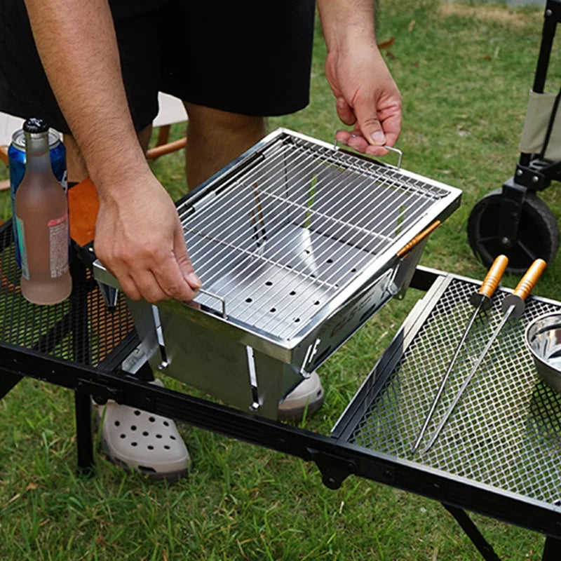 Portable foldable barbecue grill, easy to carry and clean, compact and convenient in design, suitable for home and outdoor use