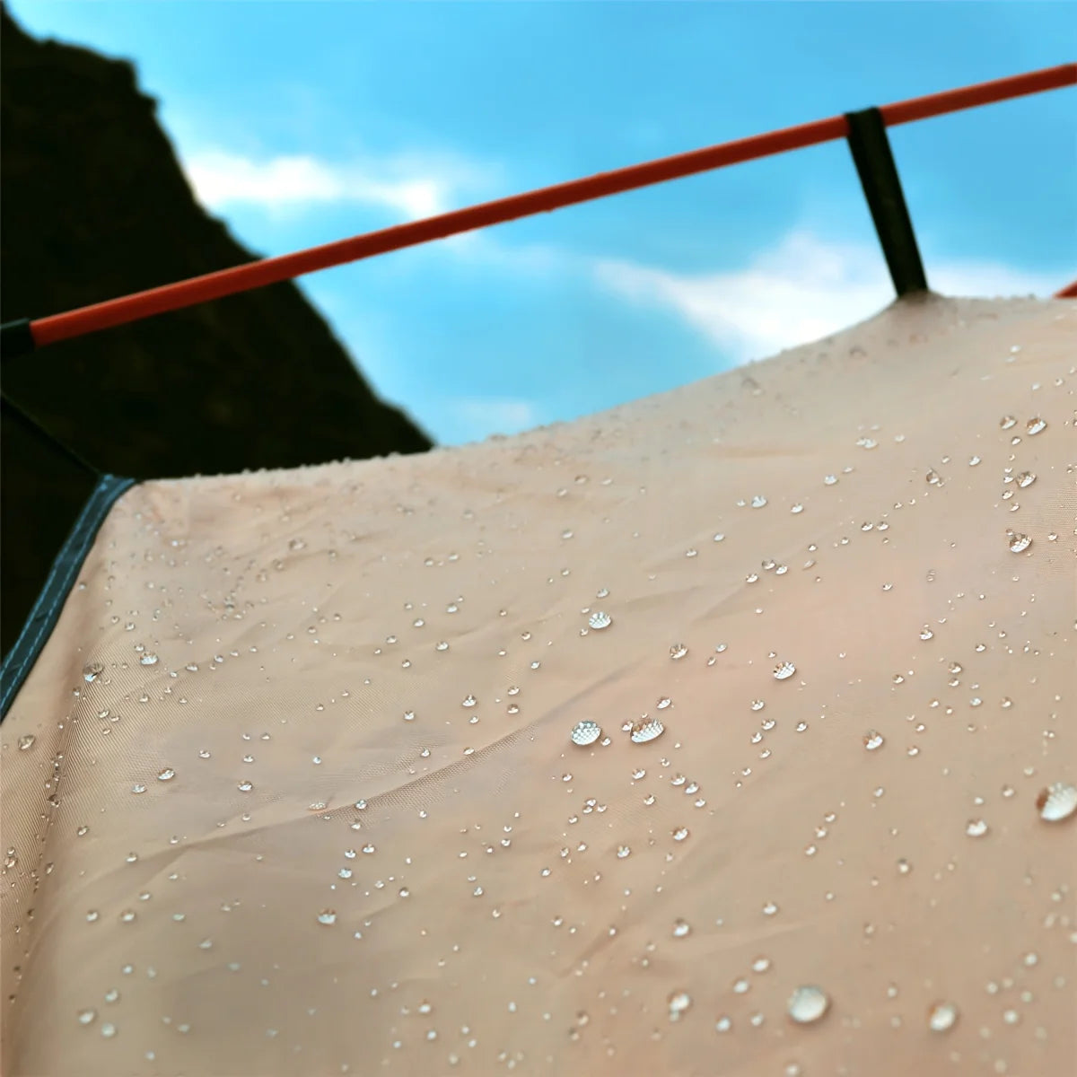 Automatic pop-up tent, zipper closure, Oxford cloth, fiberglass frame, convenient for camping, fishing, hiking, mountaineering