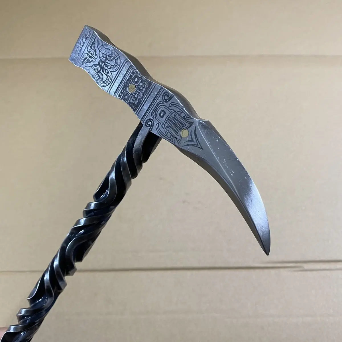 40cm Wild Boar Battle Axe Handmade Forged Axe Integrated Hammer Multi functional Camping Tool Car Camping Axe