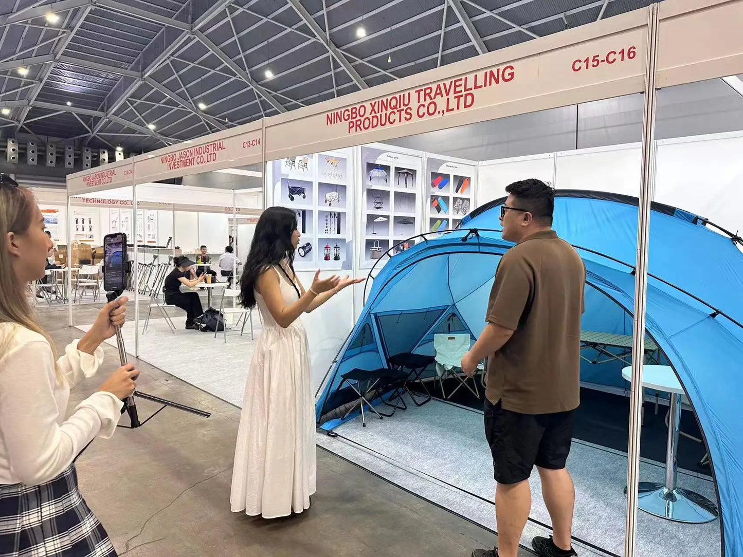 Portable 210D Oxford Pickup Truck Tent Rear Truck Awning For Outdoor Camping Waterproof Capacity 4 Person Foldable Car Rear Tent