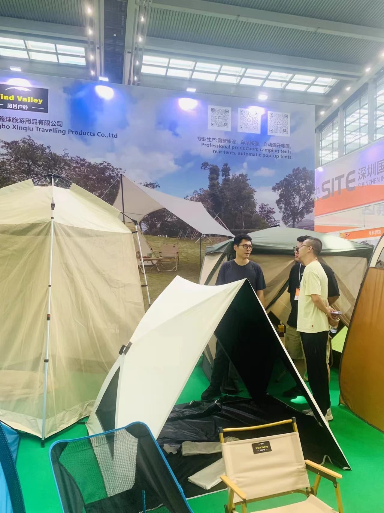 Portable 210D Oxford Pickup Truck Tent Rear Truck Awning For Outdoor Camping Waterproof Capacity 4 Person Foldable Car Rear Tent